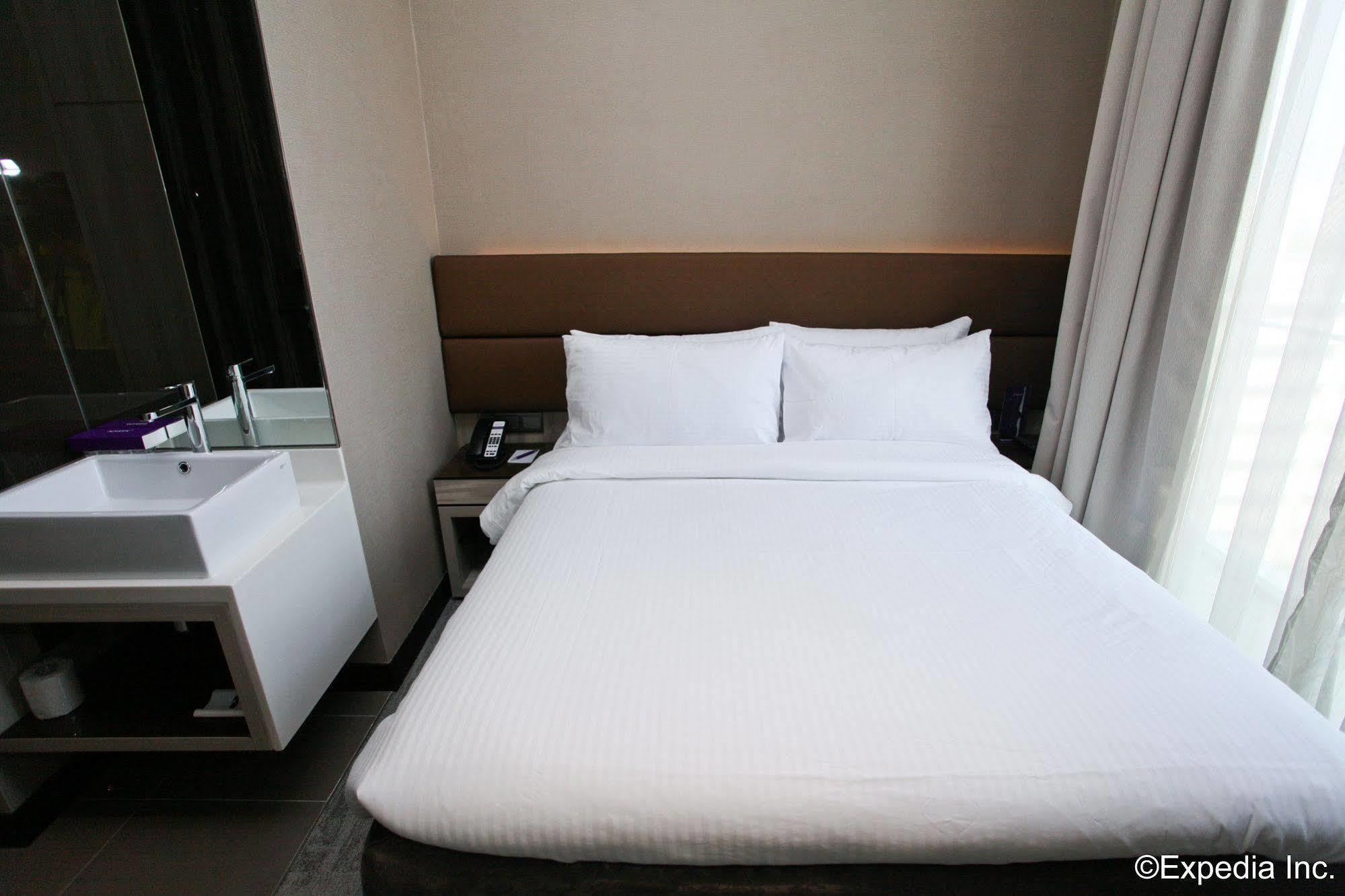 Aqueen Hotel Paya Lebar Singapore Exterior photo