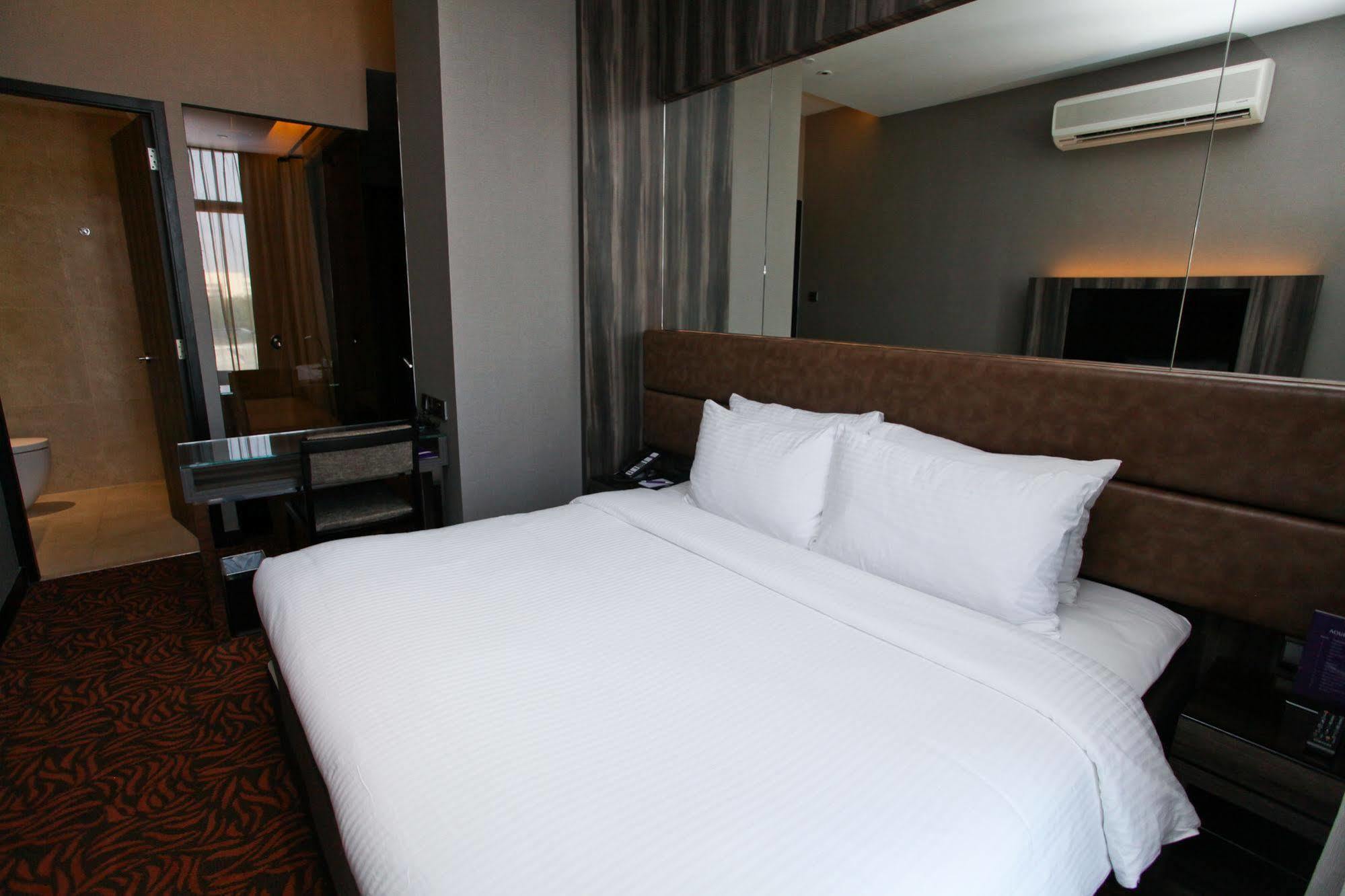 Aqueen Hotel Paya Lebar Singapore Exterior photo